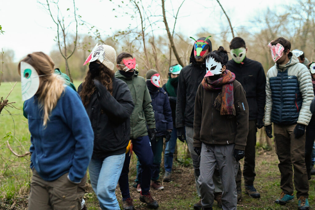 Les membres des Naturalistes de terres ont revendiqué le rebouchage d’une canalisation dans la tourbière du Bourdet. ©Ndt